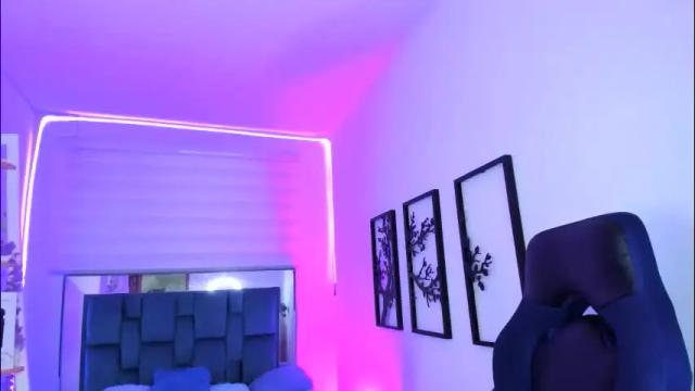 Image 3 of naomy777_ Stream on Chaturbate on 22 days ago