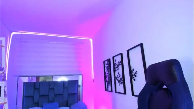 Image 4 of naomy777_ Stream on Chaturbate on 22 days ago