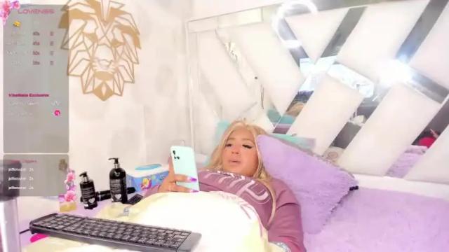 Thumbnail 3, naomyfoxx1's Stream at Chaturbate, 12 months ago