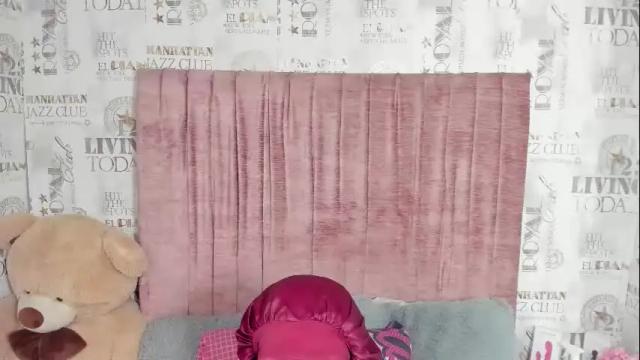 Image 10 of naomyfoxx1 Stream on Chaturbate on 16 days ago