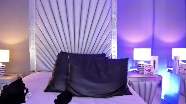 Image 4 of naomyrivera Stream on Chaturbate on 1 month ago