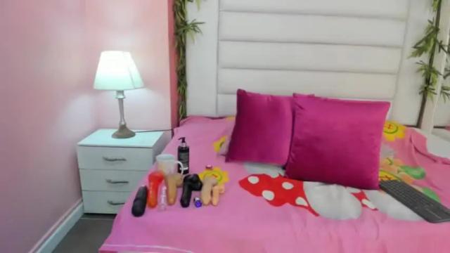 Image 10 of nashlymilf Stream on Chaturbate on 15 months ago