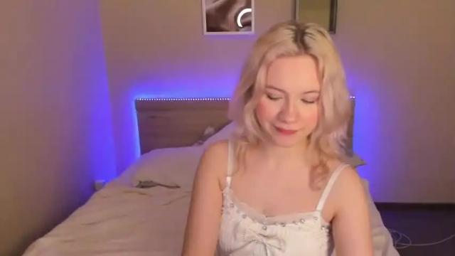 Image 10 of nastya_odina Stream on Chaturbate on 15 months ago