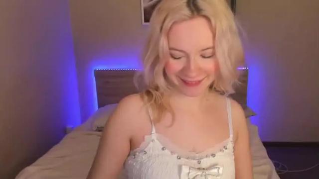 Image 3 of nastya_odina Stream on Chaturbate on 15 months ago