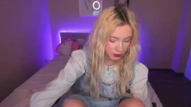 Image 2 of nastya_odina Stream on Chaturbate on 13 months ago