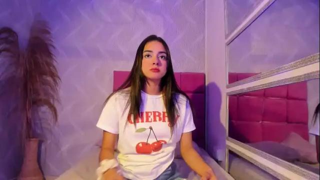 Image 4 of natalia_aguirre Stream on Chaturbate on 5 days ago