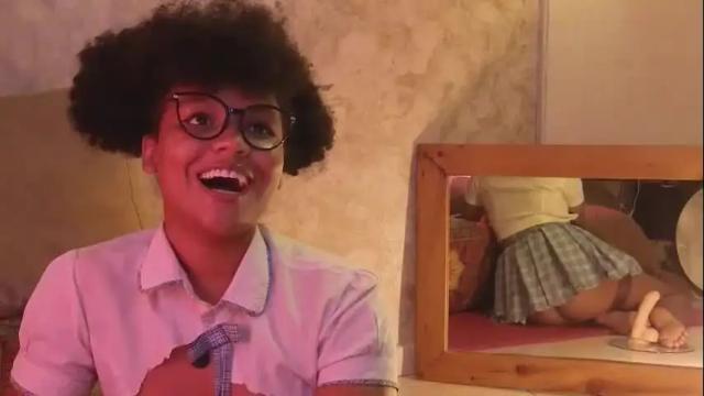Image 2 of natalia_curlyx Stream on Chaturbate on 19 days ago