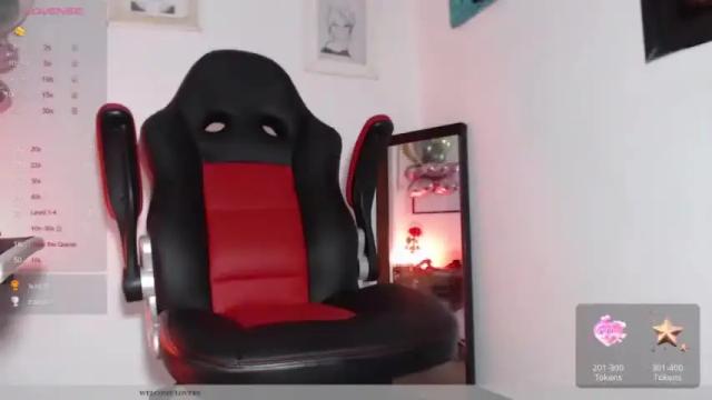 Image 2 of natalia_nylon Stream on Chaturbate on 16 months ago