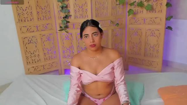 Image 2 of nataliaaristisabal Stream on Chaturbate on 19 months ago