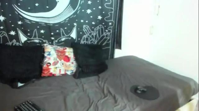 Image 2 of natalie_benett Stream on Chaturbate on 1 month ago