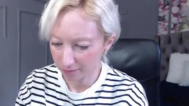 Image 11 of natalie_bitton Stream on Chaturbate on 13 months ago