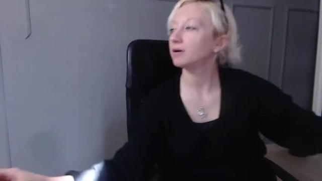Image 11 of natalie_bitton Stream on Chaturbate on 12 months ago