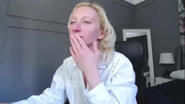Image 11 of natalie_bitton Stream on Chaturbate on 9 days ago