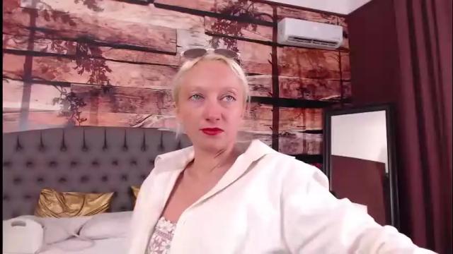 Image 8 of natalie_bitton Stream on Chaturbate on 3 months ago