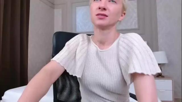 Image 7 of natalie_bitton Stream on Chaturbate on 3 months ago