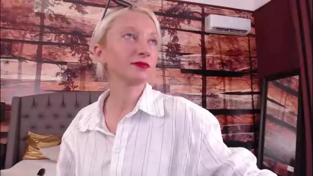 Image 2 of natalie_bitton Stream on Chaturbate on 2 months ago