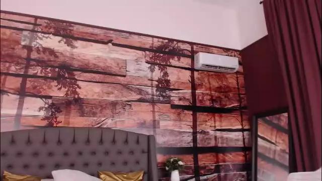 Image 7 of natalie_bitton Stream on Chaturbate on 2 months ago