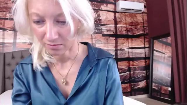 Image 2 of natalie_bitton Stream on Chaturbate on 2 months ago