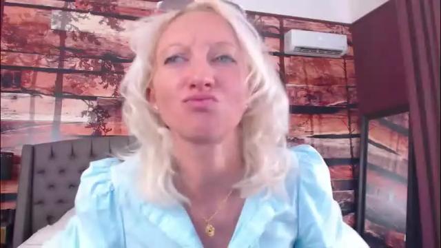 Image 2 of natalie_bitton Stream on Chaturbate on 2 months ago