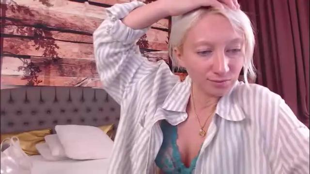Image 10 of natalie_bitton Stream on Chaturbate on 1 month ago