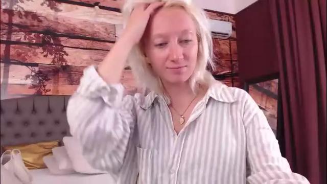 Image 2 of natalie_bitton Stream on Chaturbate on 1 month ago