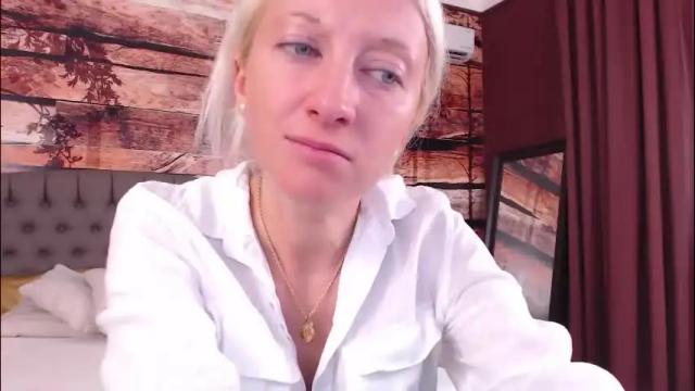 Image 10 of natalie_bitton Stream on Chaturbate on 1 month ago