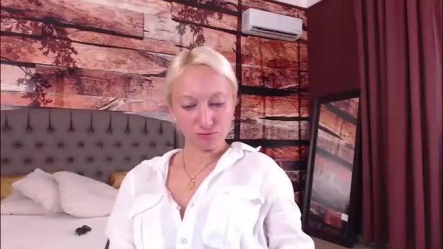 Image 11 of natalie_bitton Stream on Chaturbate on 1 month ago