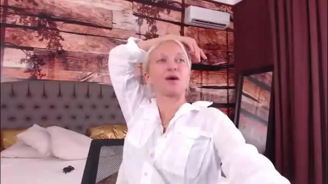 Image 12 of natalie_bitton Stream on Chaturbate on 1 month ago