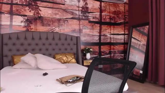 Image 2 of natalie_bitton Stream on Chaturbate on 1 month ago