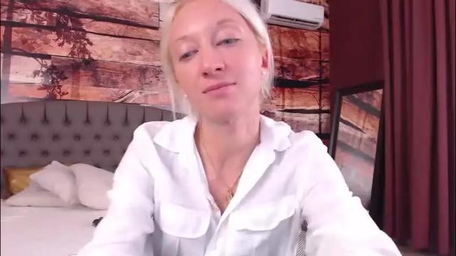 Image 6 of natalie_bitton Stream on Chaturbate on 1 month ago