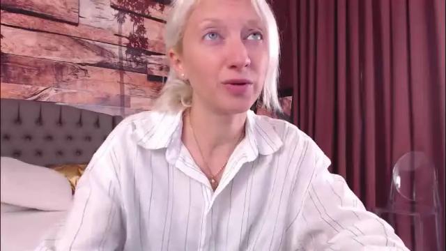 Image 3 of natalie_bitton Stream on Chaturbate on 1 month ago