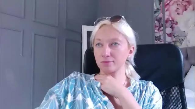 Image 6 of natalie_bitton Stream on Chaturbate on 1 month ago