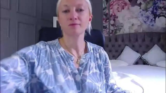 Image 7 of natalie_bitton Stream on Chaturbate on 1 month ago