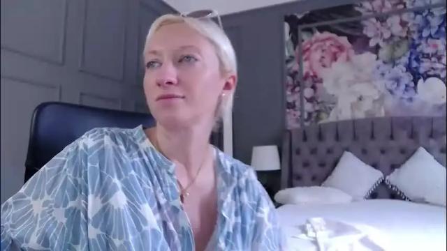 Image 8 of natalie_bitton Stream on Chaturbate on 1 month ago