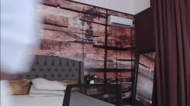 Image 11 of natalie_bitton Stream on Chaturbate on 1 month ago