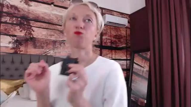 Image 2 of natalie_bitton Stream on Chaturbate on 1 month ago