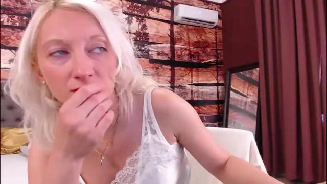 Image 7 of natalie_bitton Stream on Chaturbate on 1 month ago