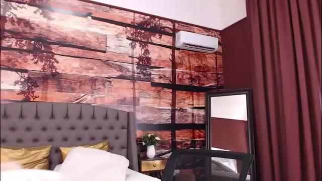 Image 2 of natalie_bitton Stream on Chaturbate on 1 month ago