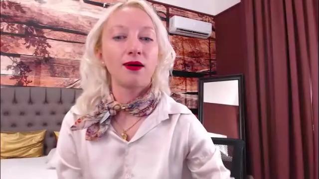 Image 3 of natalie_bitton Stream on Chaturbate on 1 month ago