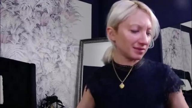 Image 3 of natalie_bitton Stream on Chaturbate on 4 days ago