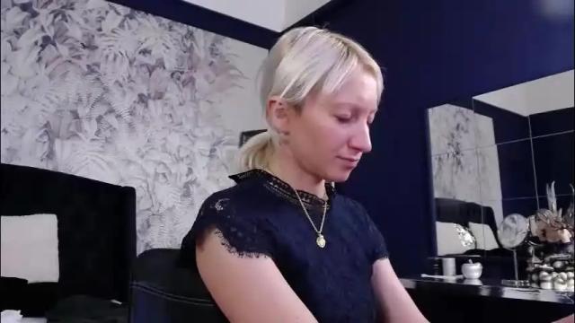 Image 6 of natalie_bitton Stream on Chaturbate on 4 days ago