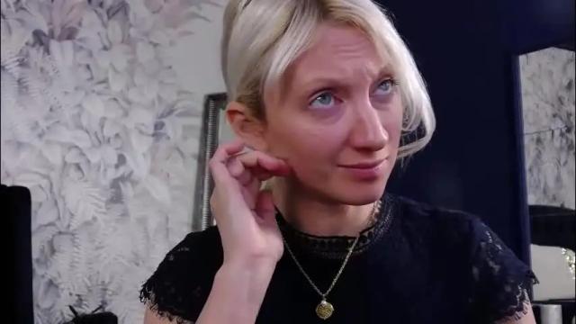 Image 8 of natalie_bitton Stream on Chaturbate on 4 days ago