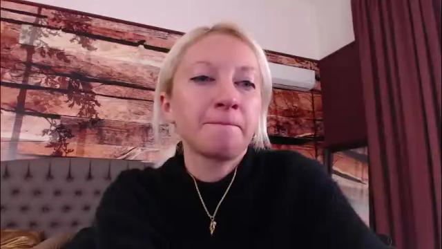 Image 10 of natalie_bitton Stream on Chaturbate on 2 days ago