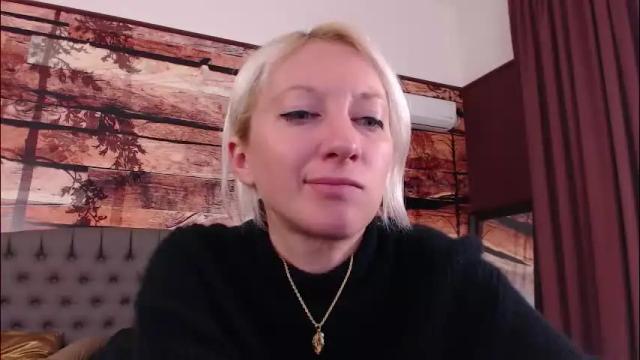 Image 12 of natalie_bitton Stream on Chaturbate on 2 days ago