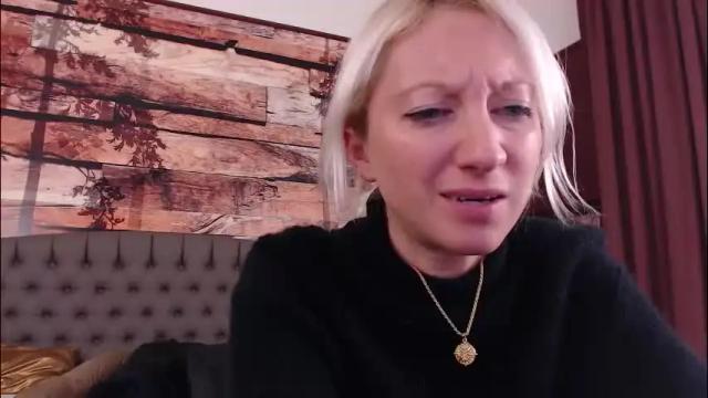 Image 2 of natalie_bitton Stream on Chaturbate on 2 days ago