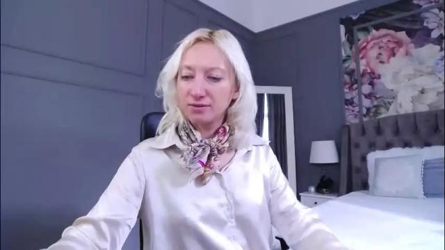 Image 6 of natalie_bitton Stream on Chaturbate on 19 hours ago