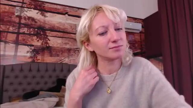 Image 10 of natalie_bitton Stream on Chaturbate on 6 days ago