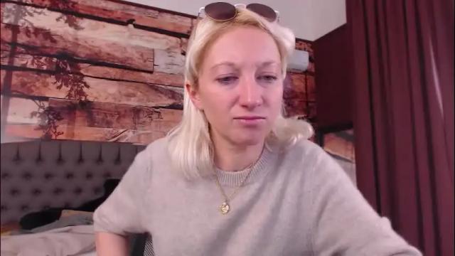 Image 2 of natalie_bitton Stream on Chaturbate on 6 days ago