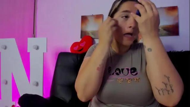 Image 3 of natalie_collins12 Stream on Chaturbate on 1 month ago