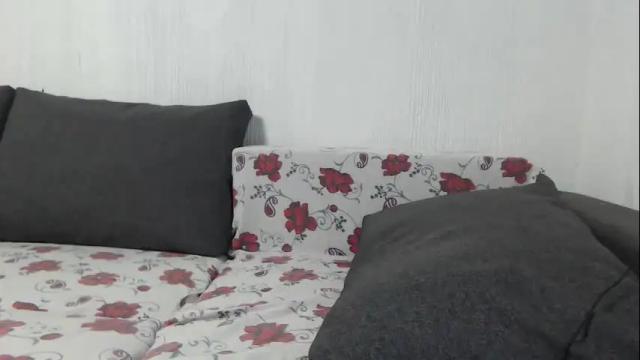 Image 4 of natalie_mia Stream on Chaturbate on 6 days ago